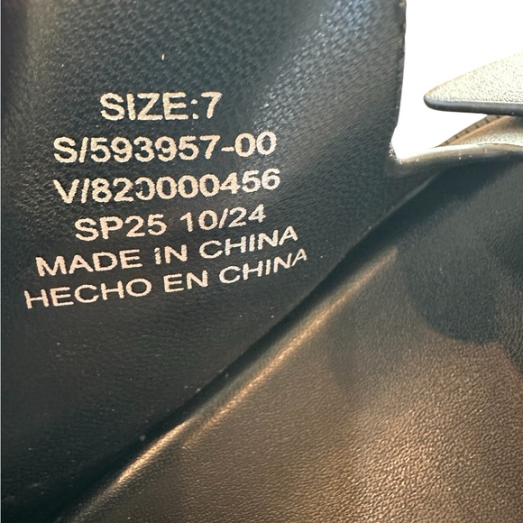 Banana Republic Double Strap Buckle Sandal Women BLACK Color US 7 EUC - Picture 4 of 5